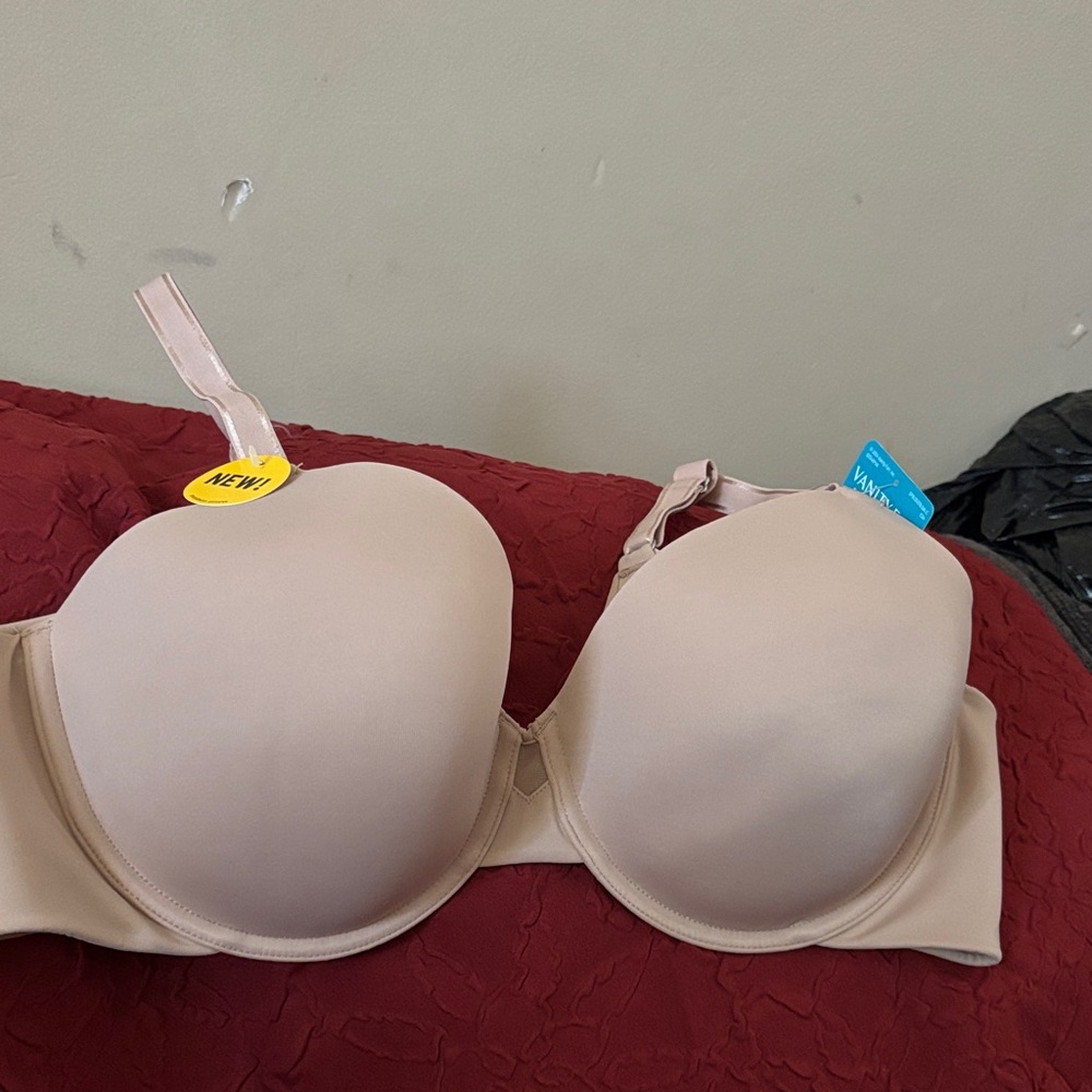 Vanity Fair Tan Bra 42C NWT ⭐️